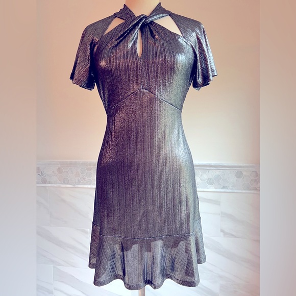 Michael Kors Stretch Metallic Flatter Sleeves Neck Details Dress - Picture 3 of 13